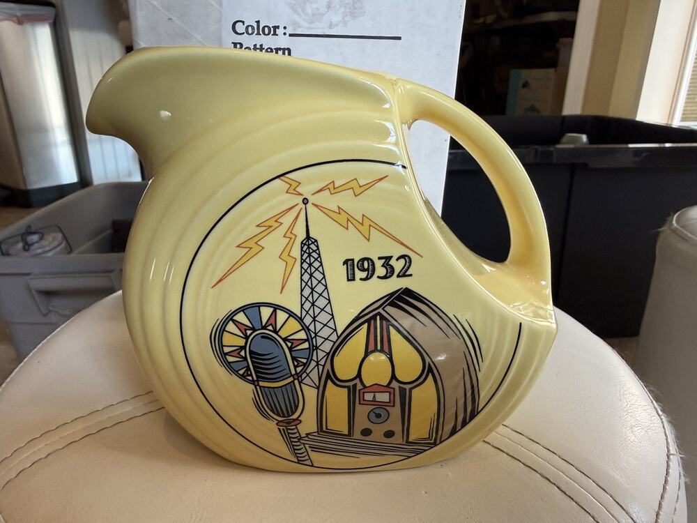 Rare 2000 Fiesta HLCCA 1932 Golden Age of Radio Juice Disc Pitcher Fiestaware